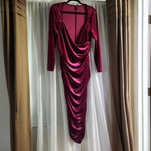 Wrap Chest Hot pink Velvet body con dress never worn no flaws. 0X Size